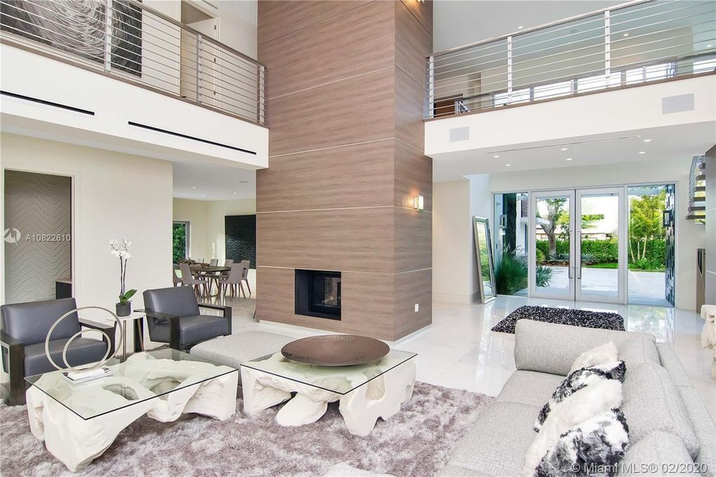 Covered terrace and outdoor fireplace