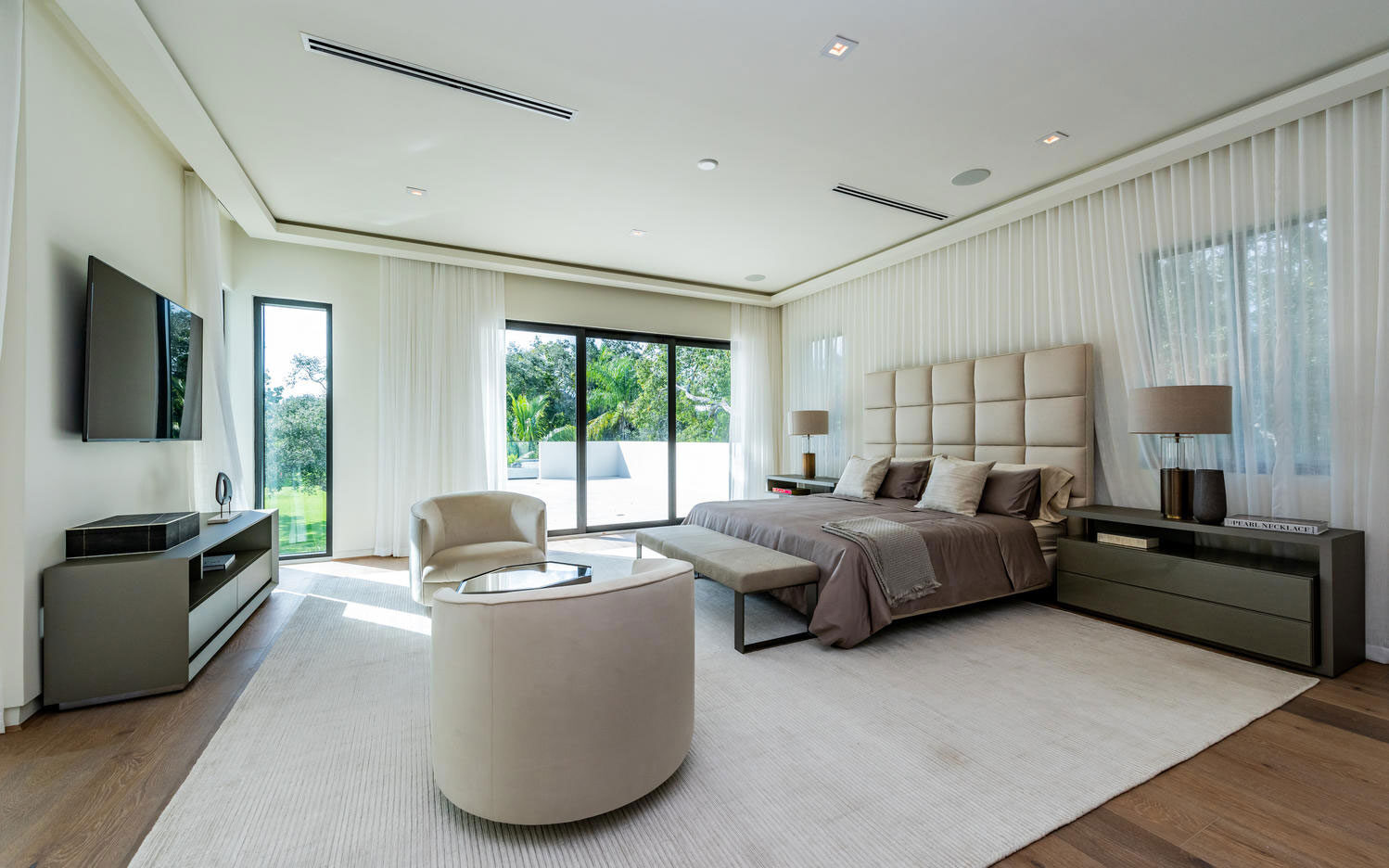 Primary suite overlooking the garden