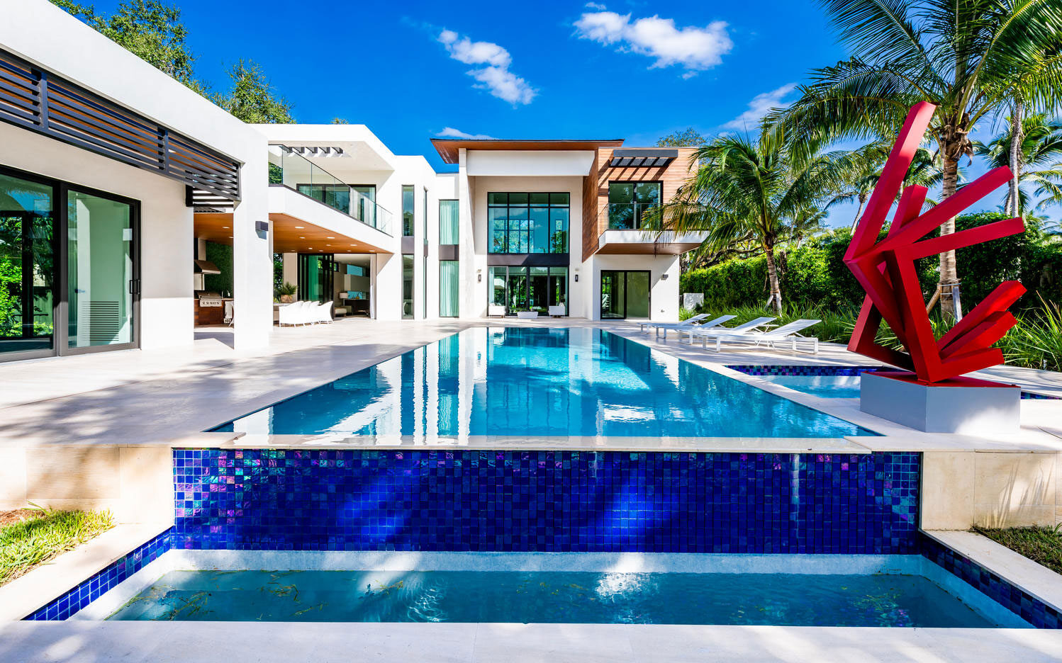 Heated infinity pool and spa